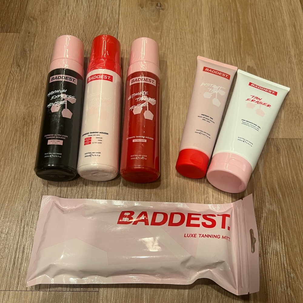 Suncare & Tanning Set - Black, Red, Pink